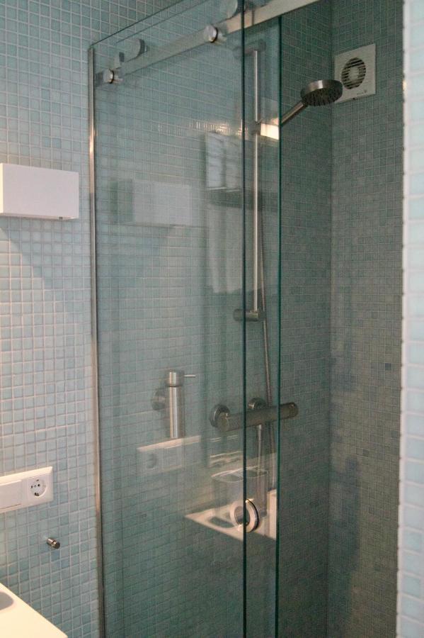 Room With A Few Амстердам Екстериор снимка