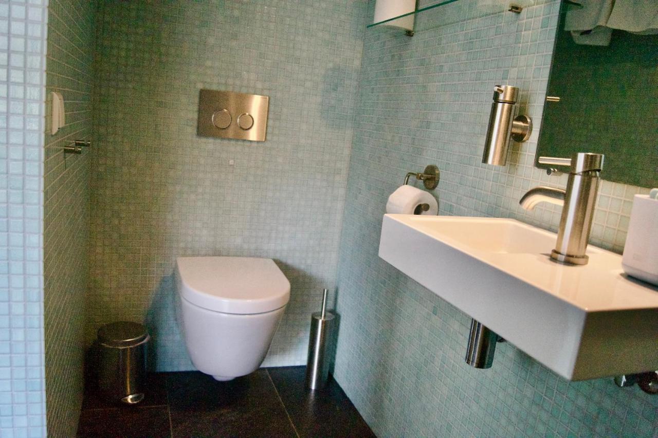 Room With A Few Амстердам Екстериор снимка