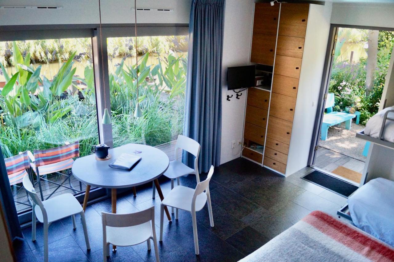 Room With A Few Амстердам Екстериор снимка
