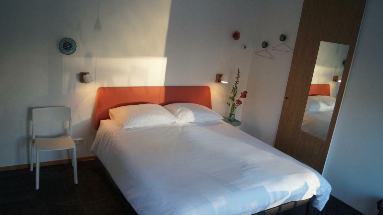 Room With A Few Амстердам Екстериор снимка