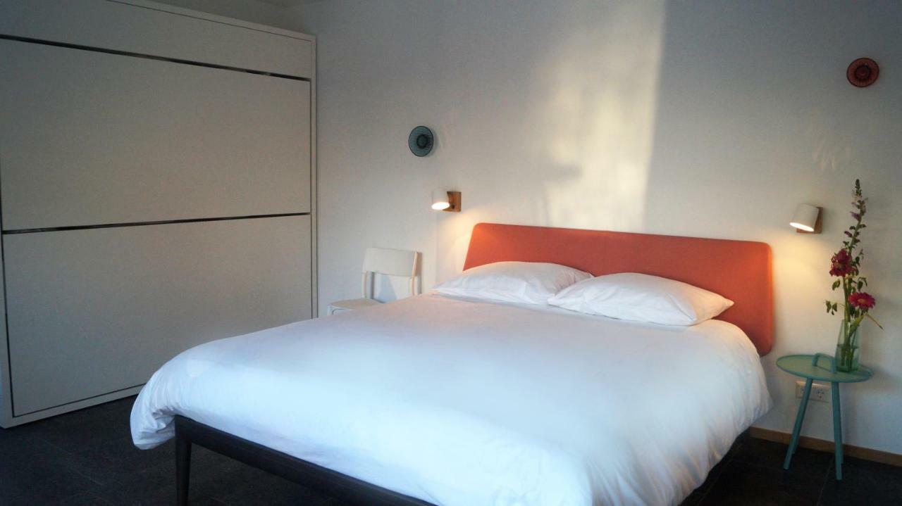Room With A Few Амстердам Екстериор снимка