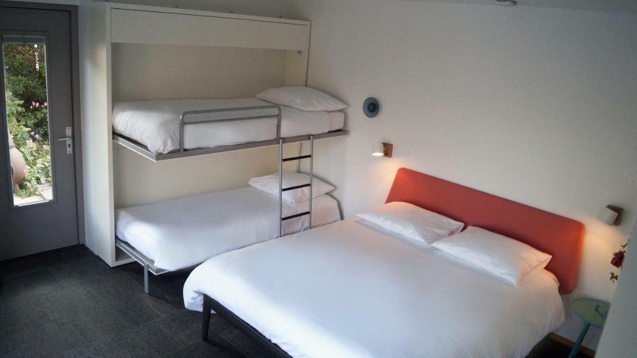 Room With A Few Амстердам Екстериор снимка